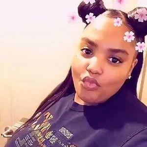 Meet your Posher, Carmen